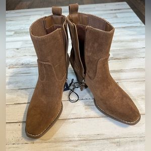 NWT Universal Thread Womens Western zipper booths faux brown suede Cognac Sz 6.5